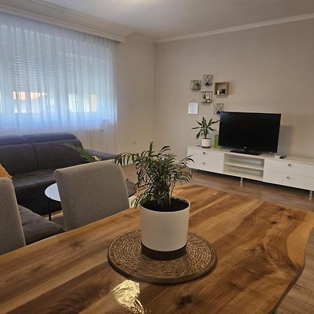 Elite Apartment Jasmina Bihac Bagian luar foto