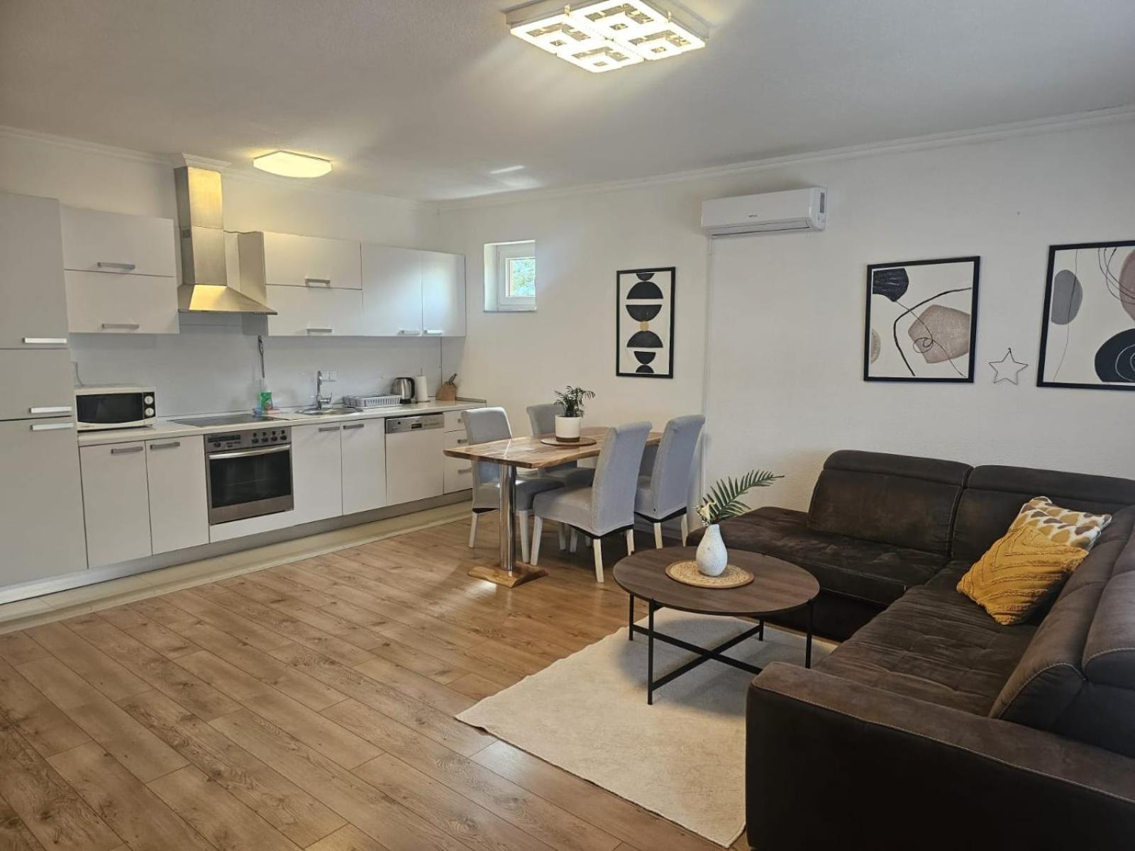 Elite Apartment Jasmina Bihac Bagian luar foto